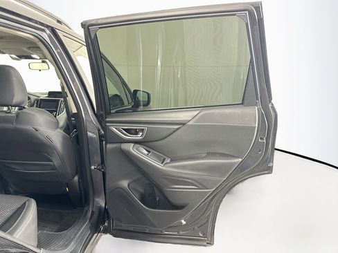 Used 2019 Subaru Forester Premium AWD/4WD image 30
