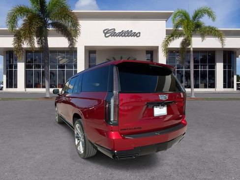Certified 2025 Cadillac Escalade ESV Sport Platinum image 11