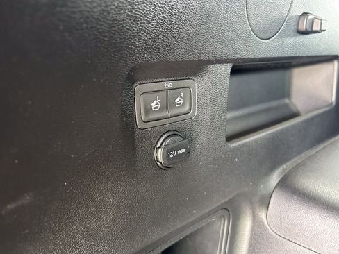 Used 2025 Kia Telluride S AWD/4WD image 18