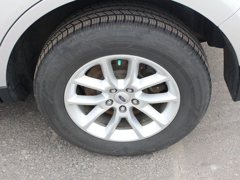 Used 2014 Ford Edge SE image 8