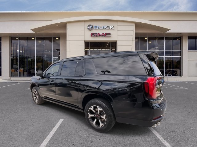 Certified 2025 GMC Yukon XL AT4 Ultimate AWD/4WD image 10