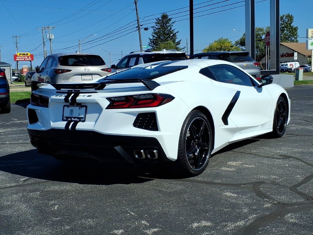Used 2023 Chevrolet Corvette Stingray Preferred Cpe w/ Z51 Performance Package RWD image 4