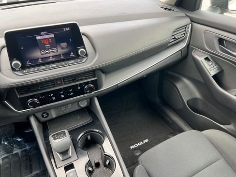 Used 2024 Nissan Rogue S AWD/4WD image 29