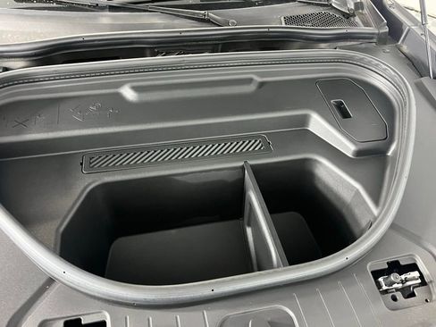 Used 2025 Audi SQ6 e-tron Prestige w/ Black Edition One image 33