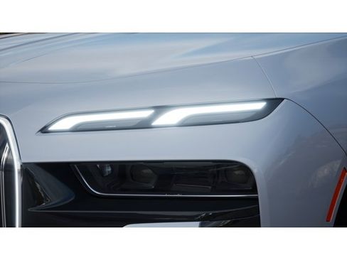 New 2026 BMW 750e xDrive AWD/4WD image 6