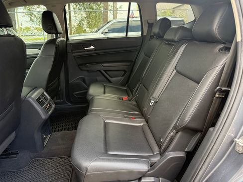 Used 2020 Volkswagen Atlas SE image 16