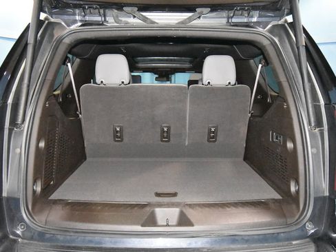 Used 2023 Chevrolet Suburban LT w/ LT Signature Package AWD/4WD image 36