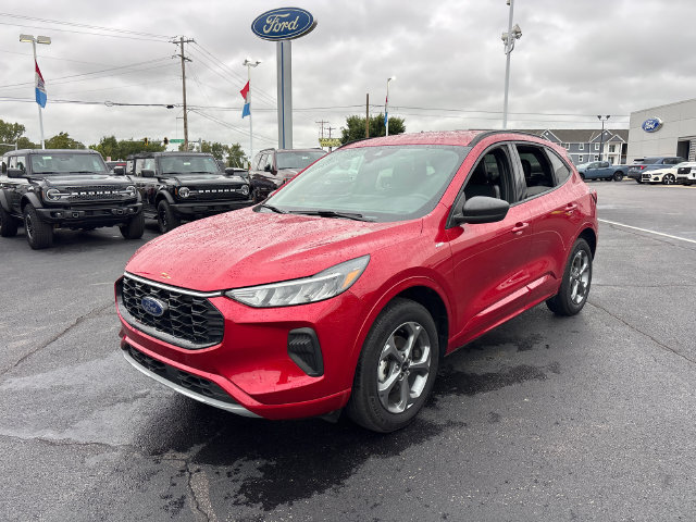 Certified 2024 Ford Escape ST-Line w/ Tech Pack #1 AWD/4WD image 3