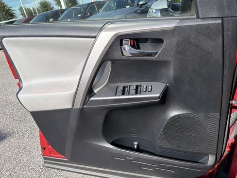 Used 2017 Toyota RAV4 XLE FWD image 7