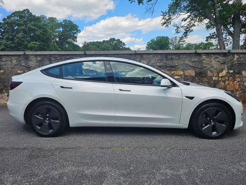 Used 2023 Tesla Model 3 Standard Range RWD image 9