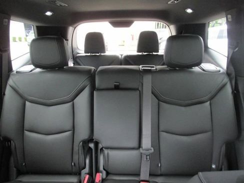 New 2025 Cadillac XT6 Luxury image 28