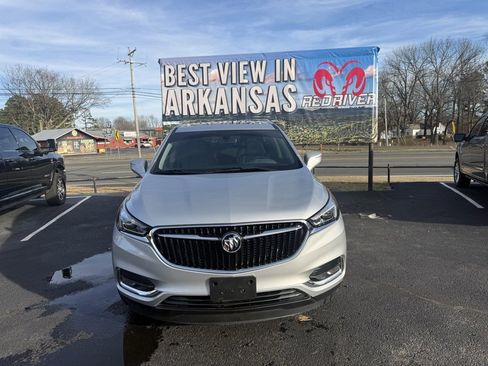 Used 2020 Buick Enclave Essence w/ Sound and Sites Package image 2