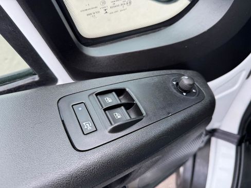 Used 2023 RAM ProMaster 2500 FWD image 13