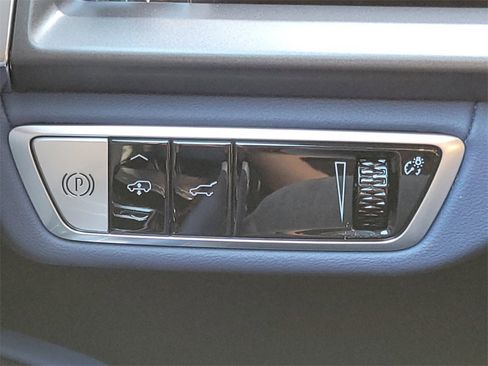 New 2026 Cadillac Vistiq Premium Luxury w/ LPO, Floor Liner Package image 24