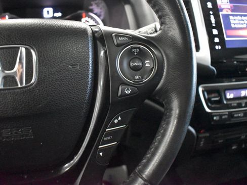 Used 2017 Honda Pilot Touring image 19