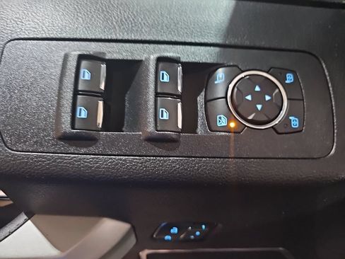 Used 2018 Ford F150 Lariat w/ Equipment Group 502A Luxury AWD/4WD image 33