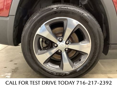 Used 2019 Jeep Cherokee Limited AWD/4WD image 21