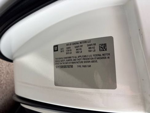 Used 2013 Chevrolet Corvette 427 w/ 1SC Preferred Equipment Group RWD image 36