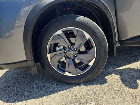 Used 2024 Nissan Rogue SV FWD image 27