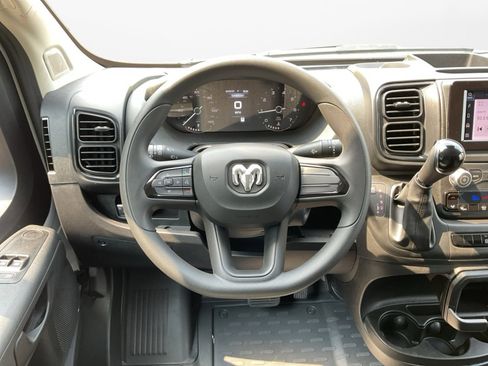 Used 2025 RAM ProMaster 2500 w/ Convenience Group image 12