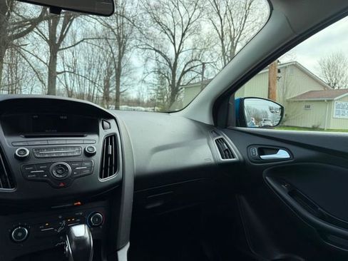 Used 2016 Ford Focus SE image 10