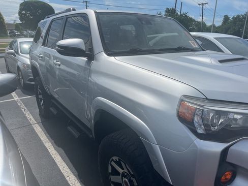 Used 2021 Toyota 4Runner TRD Off-Road Premium w/ Moonroof Package AWD/4WD image 3