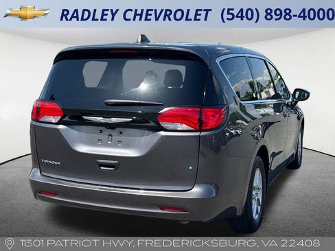 Used 2023 Chrysler Voyager LX FWD image 20