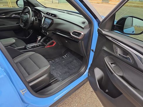 Used 2023 Chevrolet TrailBlazer RS w/ Sun and Liftgate Package image 12