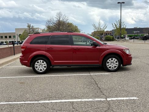 Used 2018 Dodge Journey SE FWD image 9