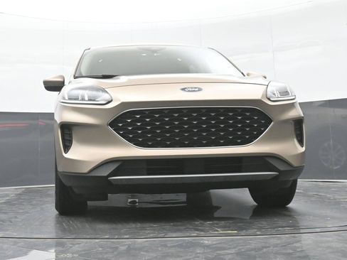 Used 2020 Ford Escape SE FWD image 43