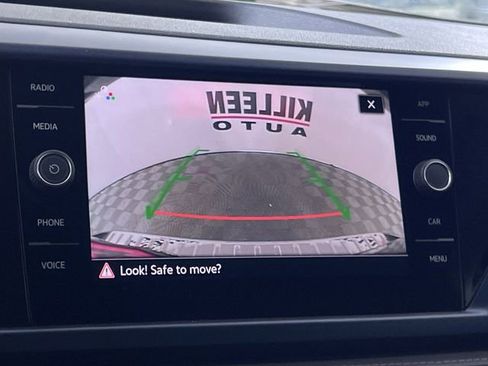 Used 2024 Volkswagen Taos SE image 17