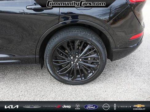 Certified 2023 Lincoln Corsair Reserve w/ Equipment Group 202A image 4