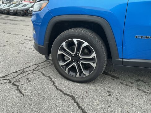 Used 2022 Jeep Compass Limited image 11