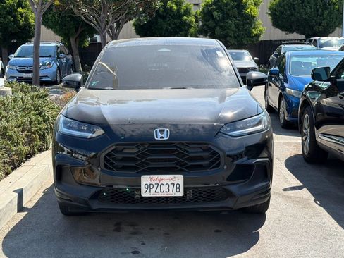 Certified 2025 Honda HR-V Sport image 3