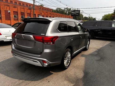 Used 2022 Mitsubishi Outlander 4WD Plug-In Hybrid image 7