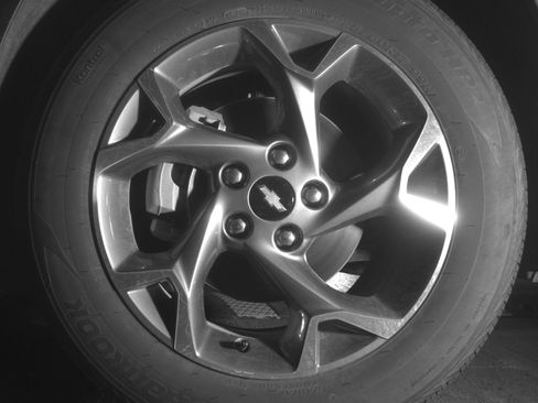 Used 2025 Chevrolet Trax LT FWD image 12