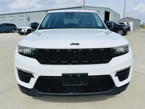 Used 2023 Jeep Grand Cherokee Limited w/ Luxury Tech Group II image 37