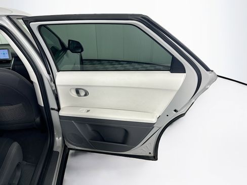 Used 2024 Hyundai Ioniq 5 SEL RWD image 30