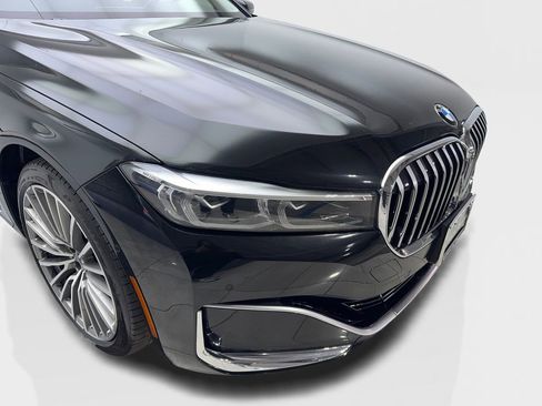 Used 2022 BMW 740i RWD image 17