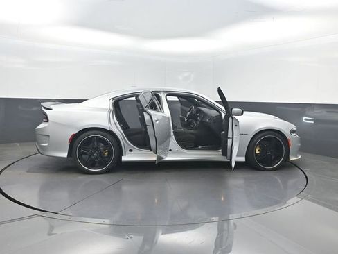 Used 2022 Dodge Charger R/T w/ Blacktop Package RWD image 38