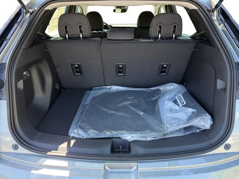 New 2027 Chevrolet Bolt LT w/ Comfort Package FWD image 17