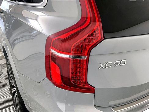Used 2024 Volvo XC90 B6 Plus image 29