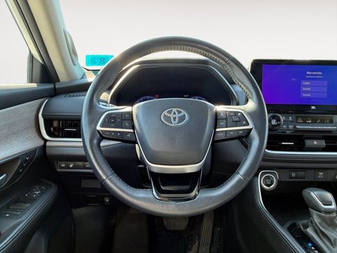 Used 2024 Toyota Grand Highlander AWD image 13