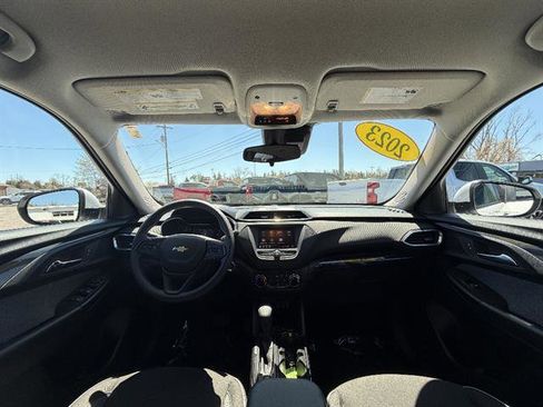 Used 2023 Chevrolet TrailBlazer LT FWD image 20