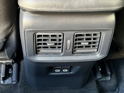Used 2025 Toyota RAV4 XLE AWD/4WD image 17