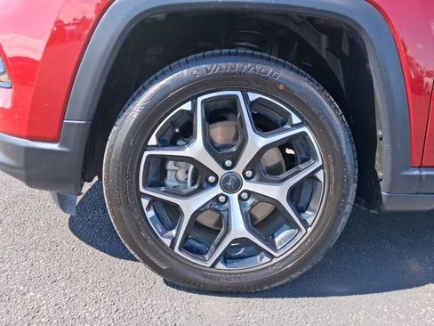 Used 2025 Jeep Compass Limited AWD/4WD image 14
