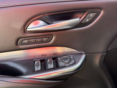 Used 2024 Cadillac XT4 Premium Luxury image 36