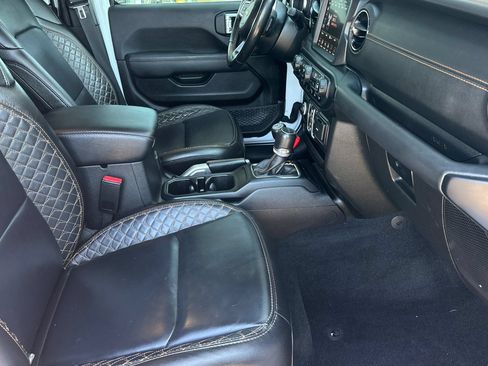 Used 2022 Jeep Gladiator Overland AWD/4WD image 15