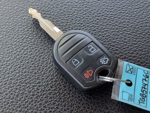 Certified 2017 Ford Expedition XLT w/ Equipment Group 202A RWD image 28