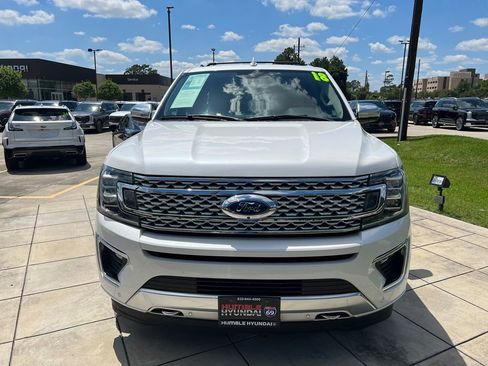 Used 2018 Ford Expedition Platinum AWD/4WD image 2